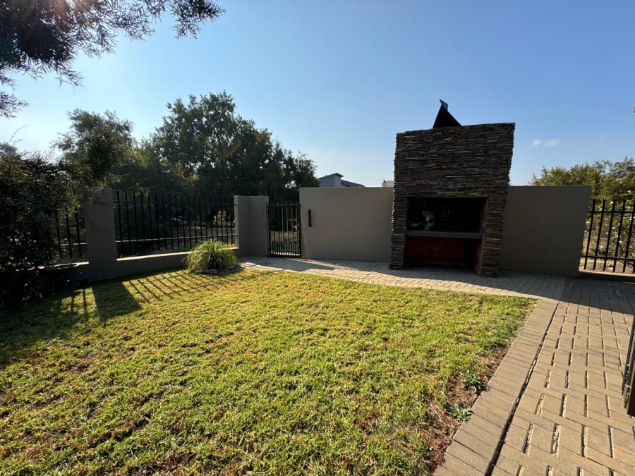 2 Bedroom Property for Sale in Gateway Manor North West